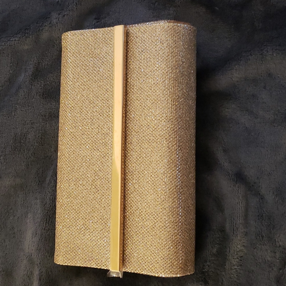 Bare minerals clutch